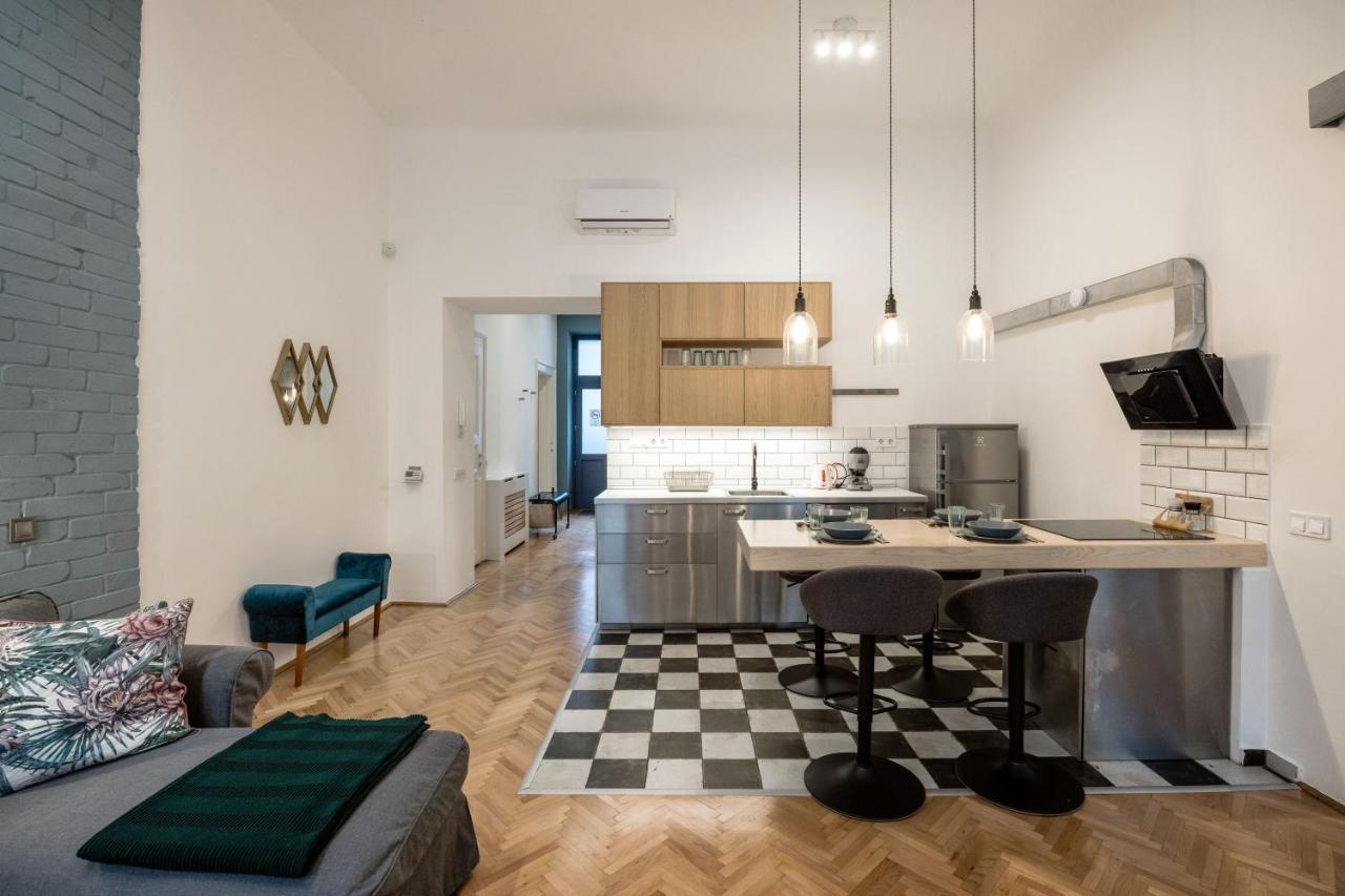 Industrial Fantasy Apartment Budapest Exterior photo